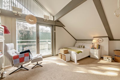 Large Double W Ensuite - Chilworth Main Photo