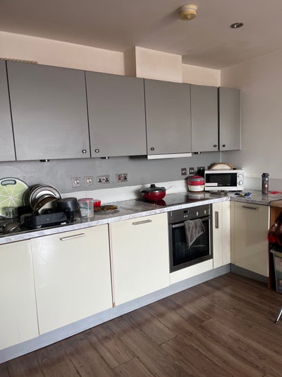 Room available along with kitchen and living room  Main Photo