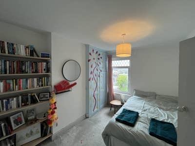 Short-Mid Term Room in North Cardiff Main Photo