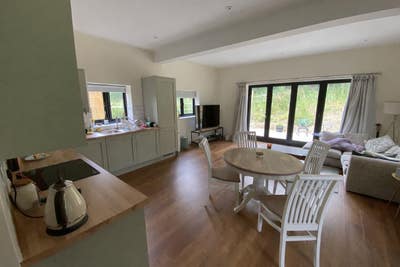 Double Room in Quiet Location Main Photo