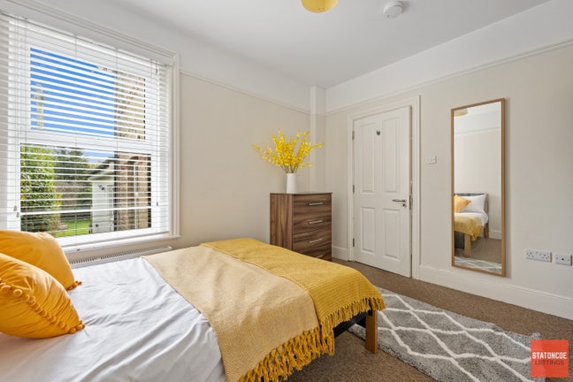 Double Room | With Vanity Sink Unit | &pound;625 pcm Main Photo