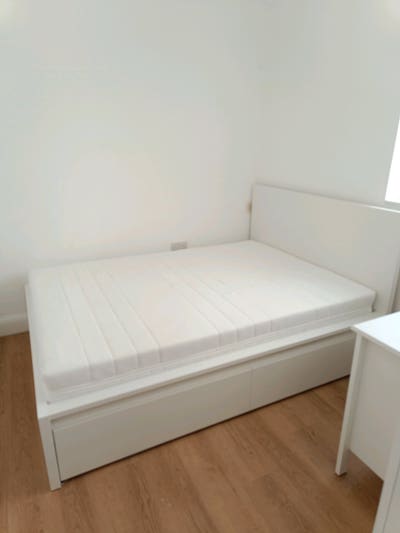 Double room with private bathroom for rent Main Photo