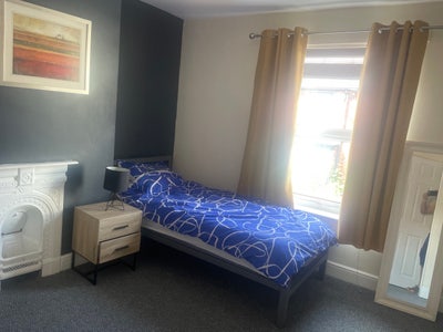 Quality double room close to centre Lincoln  Main Photo