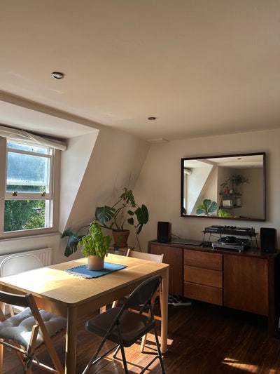 Bright Double Room in Angel 2-Bed Flat (Long Term) Main Photo