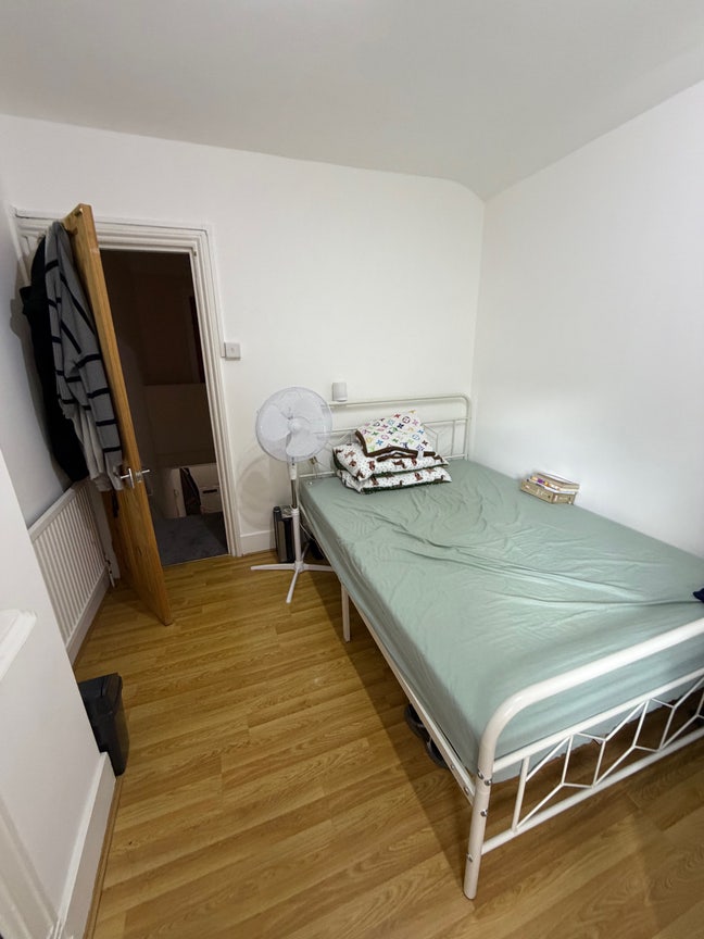Double Room to Rent 📍CROYDON  All Bills Included Main Photo