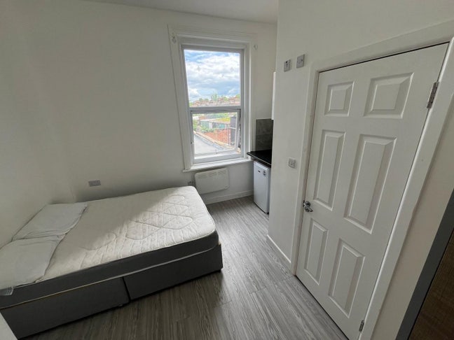 *Brand New Studio In LEWISHAM All bills included * Main Photo