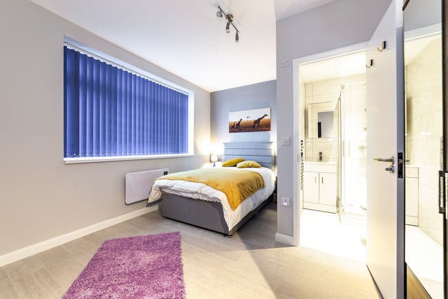 En suite room let - All bills Included - Modern Main Photo