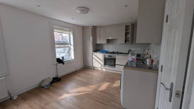 2 Furnished Rooms in North Acton Main Photo
