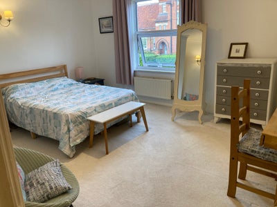 Large double room  in centre of Wallingford Main Photo