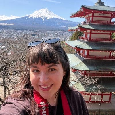 Professional Female seeks a single or double room Main Photo