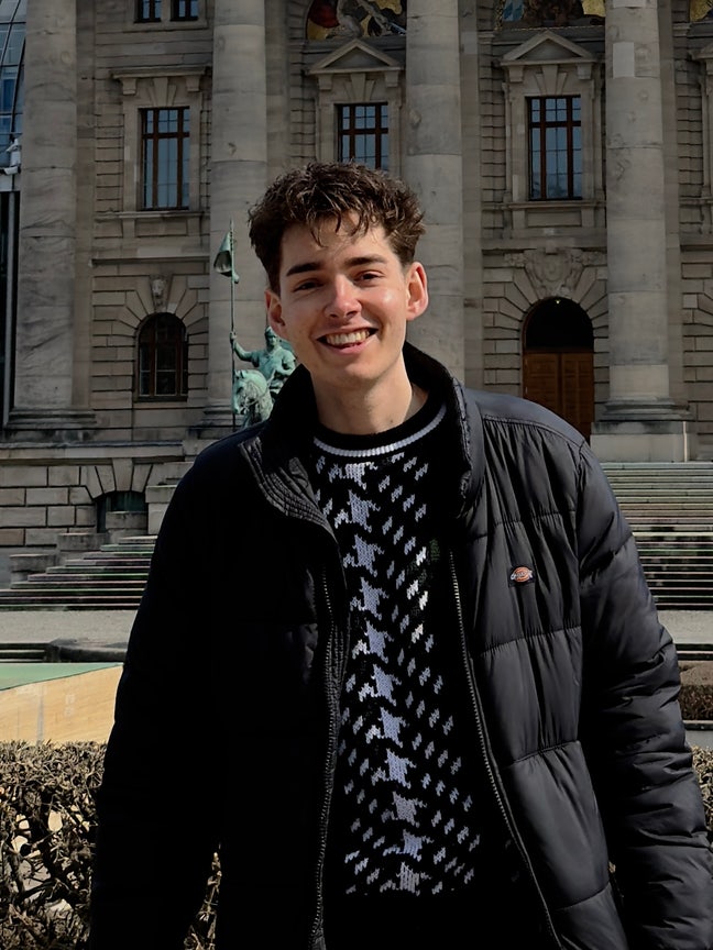 Looking for friendly flatmates and a nice flat :) Main Photo