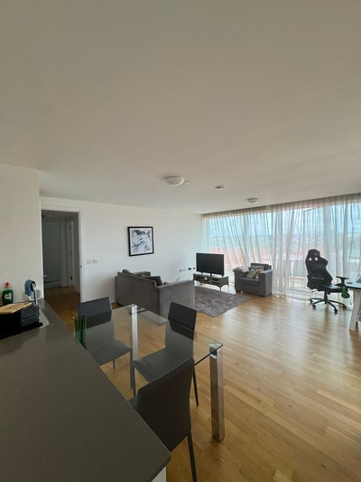 Spacious Canary Wharf En-Suite Room with Concierge Main Photo