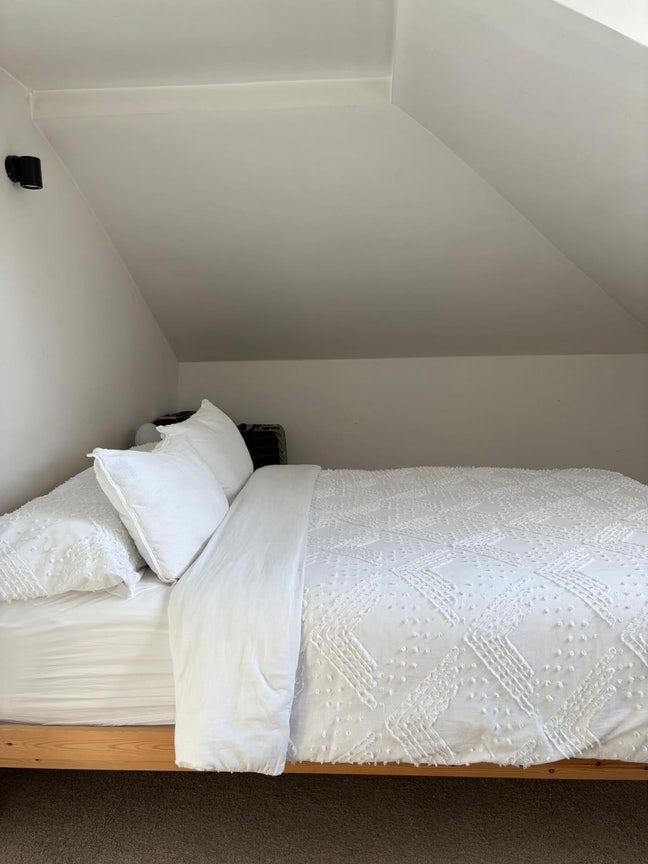 Cozy Room in a quiet, green neighborhood! Main Photo