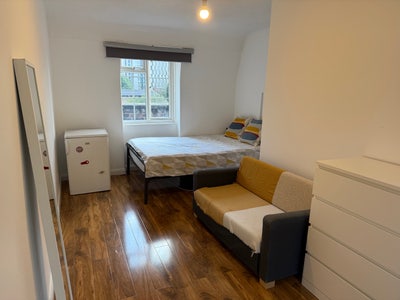 Amazing Double Bedroom - Elephant & Castle Main Photo