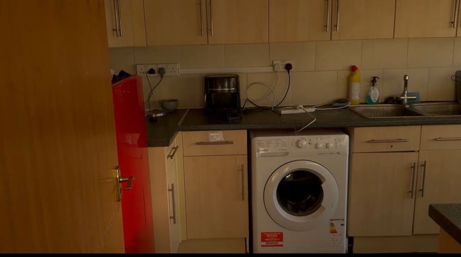 Quite room to rent - Close to Glenside campus Main Photo