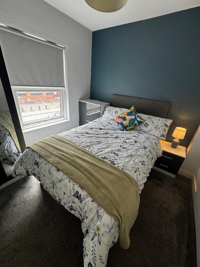 En-suite room Available - Contact Now to View Main Photo