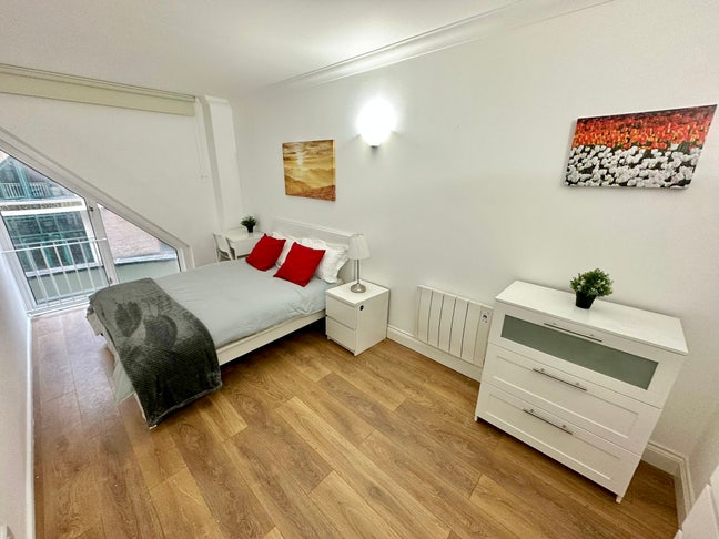 Spacious double room  Main Photo