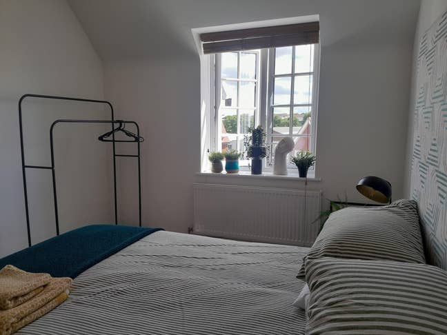 Great room with your own bathroom Main Photo