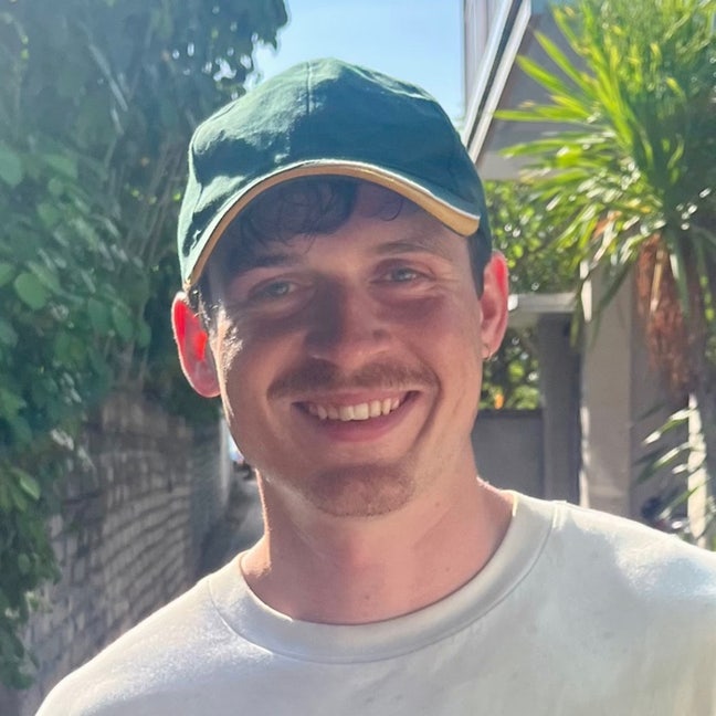 Couple looking for short or long term accomodation Main Photo