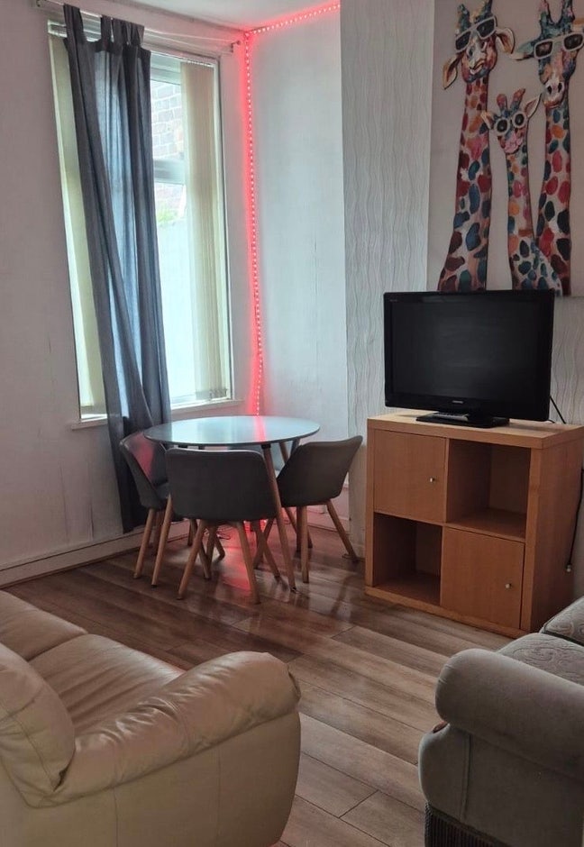 3 Bed. Bills incuded. 10 mins from UoL. Main Photo