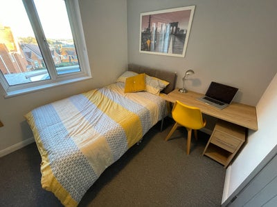 Great Value Room | Close to Town Centre Main Photo
