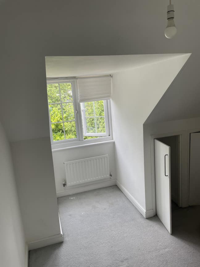 One room to let in a 4 bed house Main Photo