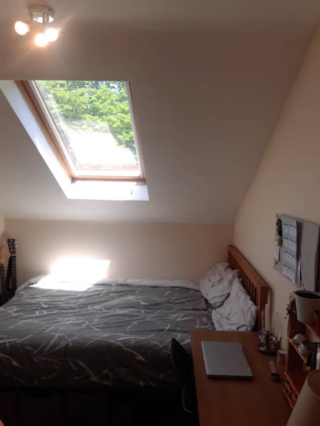 One bedroom in a two bed flat in Redland, Bristol Main Photo