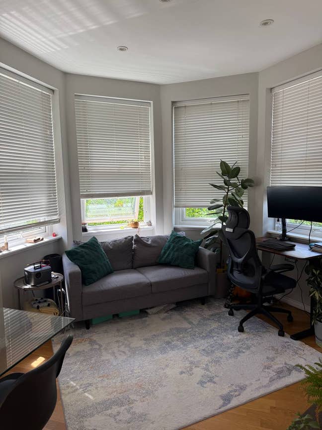 1 Bedroom | Modern Main Photo