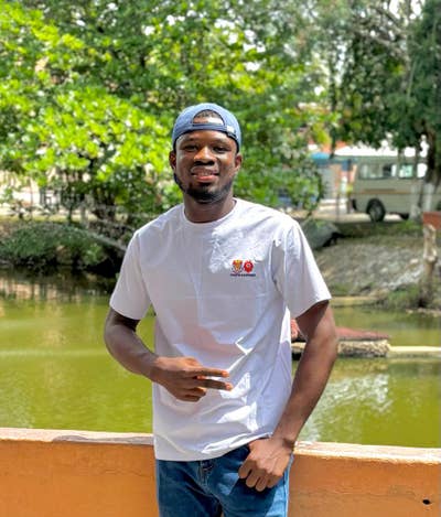 Professional Male seeks a single or double room Main Photo