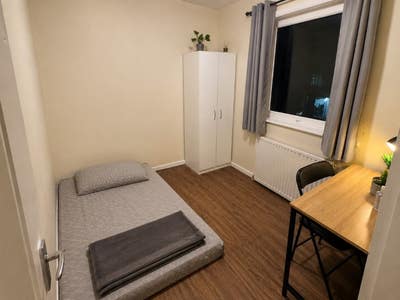 ✨ Affordable Furnished Box Room In UB5🌟 Main Photo