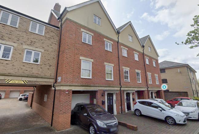 Double bedroom with ensuite, close to NUA Main Photo