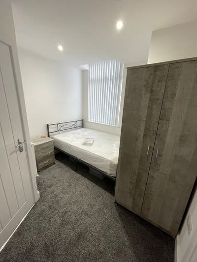 En-Suite Double Room All Bills Inc READY Main Photo