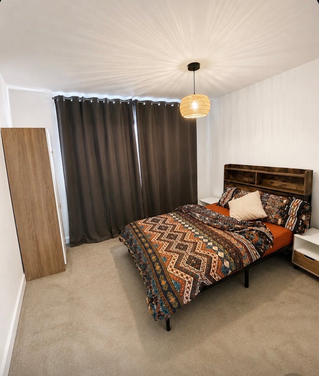 A furnished double room available  Main Photo