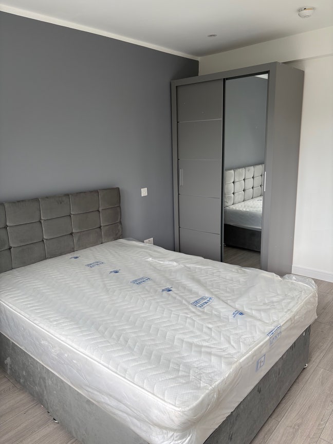 En suite large double room  Main Photo