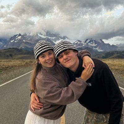 Couple looking for a flatshare !! Main Photo