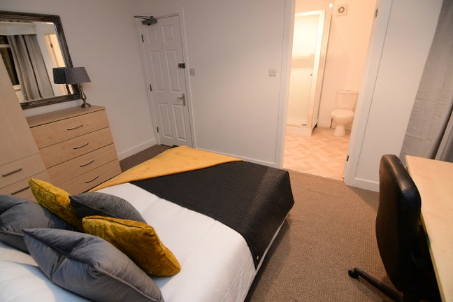 Burniston Grove | Ensuite Room |All Bills Included Main Photo