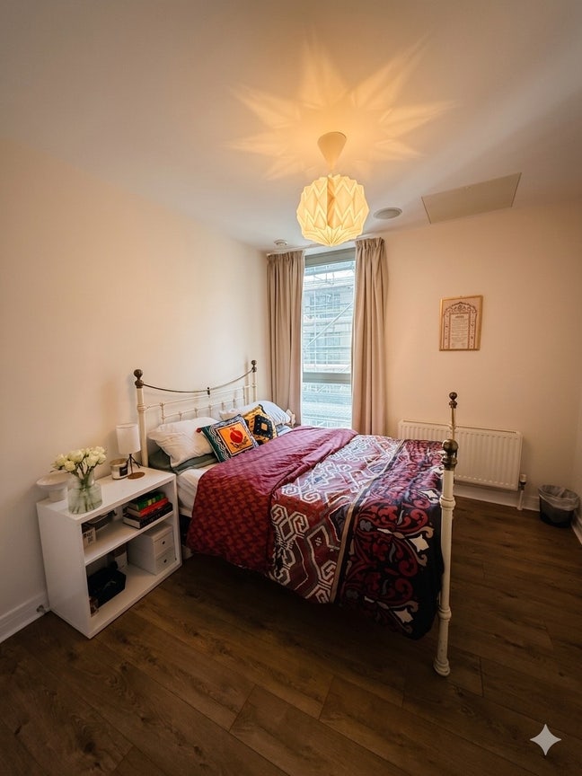 Room for rent in a luxury apartment  Main Photo