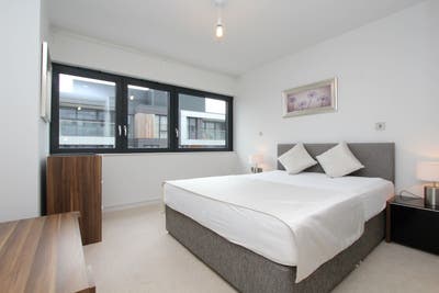 Luxury en-suite in Greenwich SE10 for August Main Photo