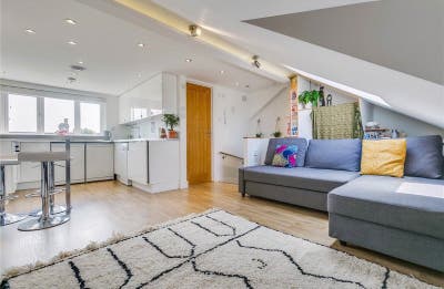 Bright 3 Bedroom Maisonette Tooting Main Photo