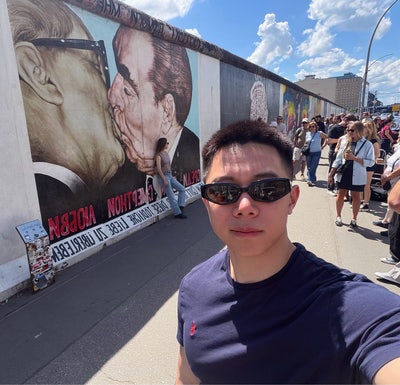 Male student looking for room/buddy up Main Photo