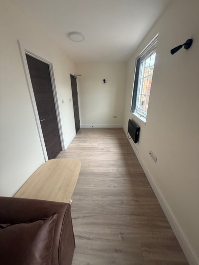 Cozy, Friendly & Safe 1-Bed Flat Available 🏡 Main Photo