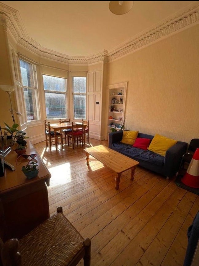 2 double rooms available in 3-bed flat Main Photo
