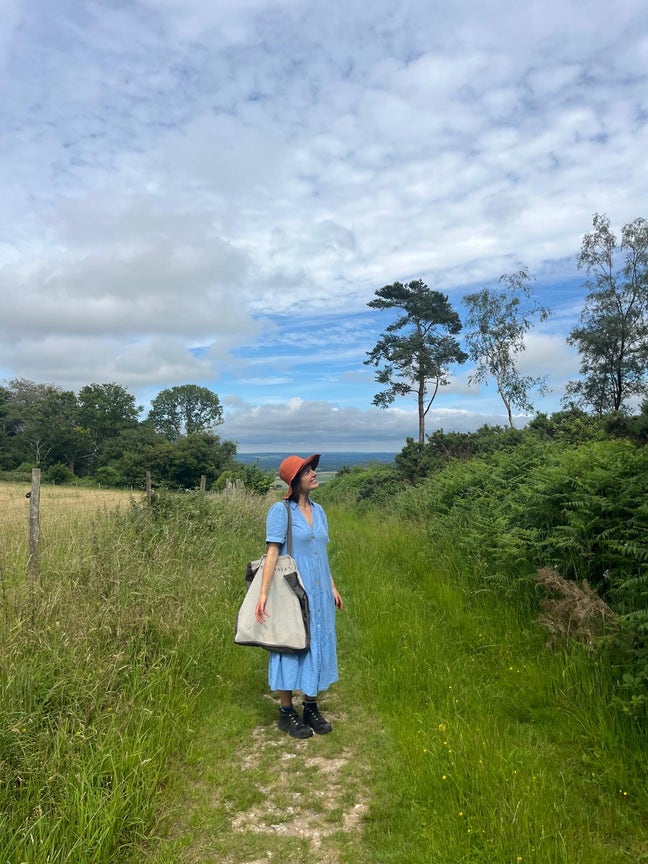 Friendly, 32 female  looking for double room! Main Photo
