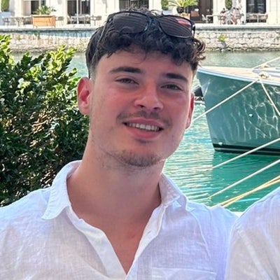 Masters students looking for shared house/flat  Main Photo