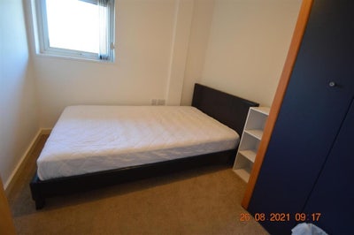 Looking for 1 female to move in with me  Main Photo
