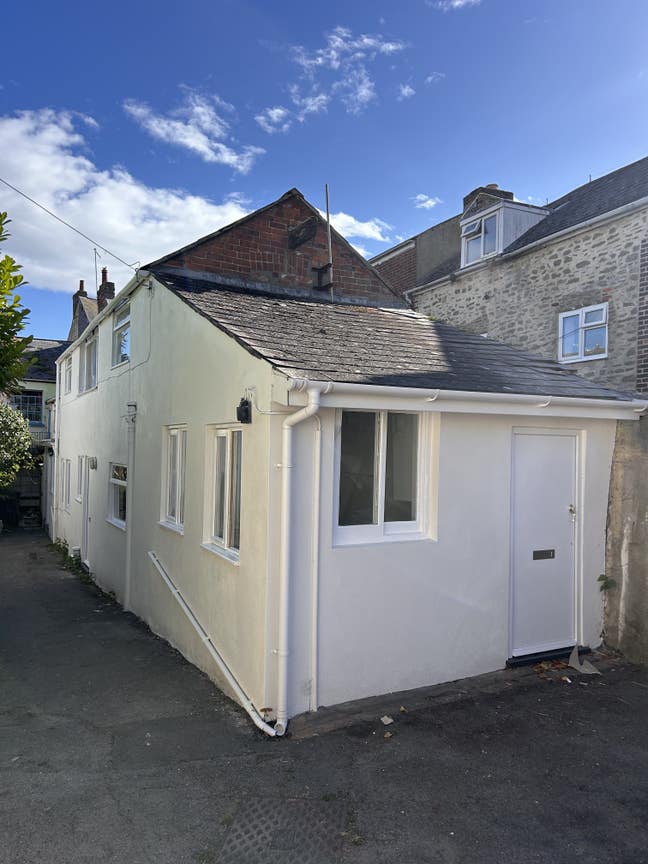 Self contained flat for rent Main Photo