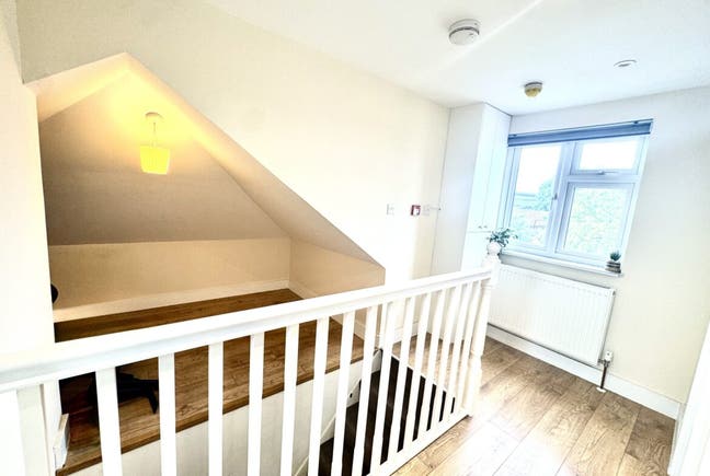 Studio in Birkbeck Avenue, Greenford UB6 Main Photo