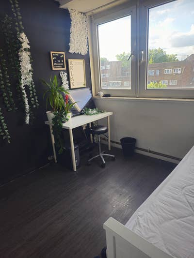 Furnished room near town centre  Main Photo