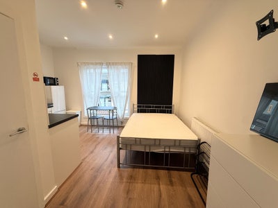 Studio 4 Perfect for Young Professionals ( Couple) Main Photo