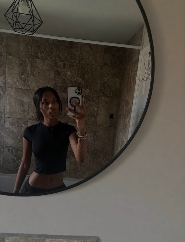 Looking for double room/buddy up  Main Photo